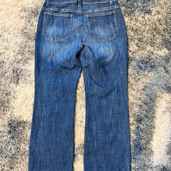 Cabi jeans size 8, flare bottoms - Picture 3 of 5